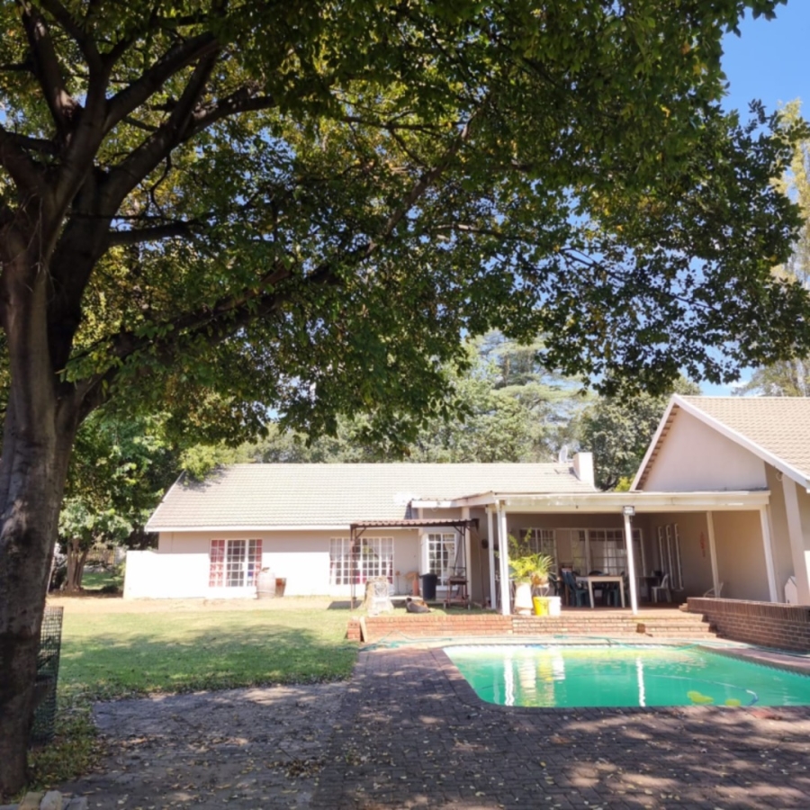 6 Bedroom Property for Sale in Parys Free State